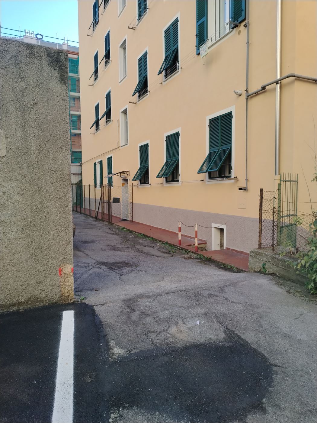 Posto Auto Scoperto Vendita Genova VIA SAPELLO PRA CENTRO