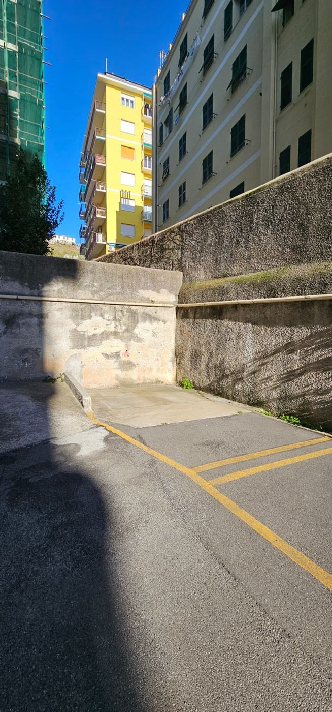 Posto Auto Scoperto Vendita Genova via zuccarello pra