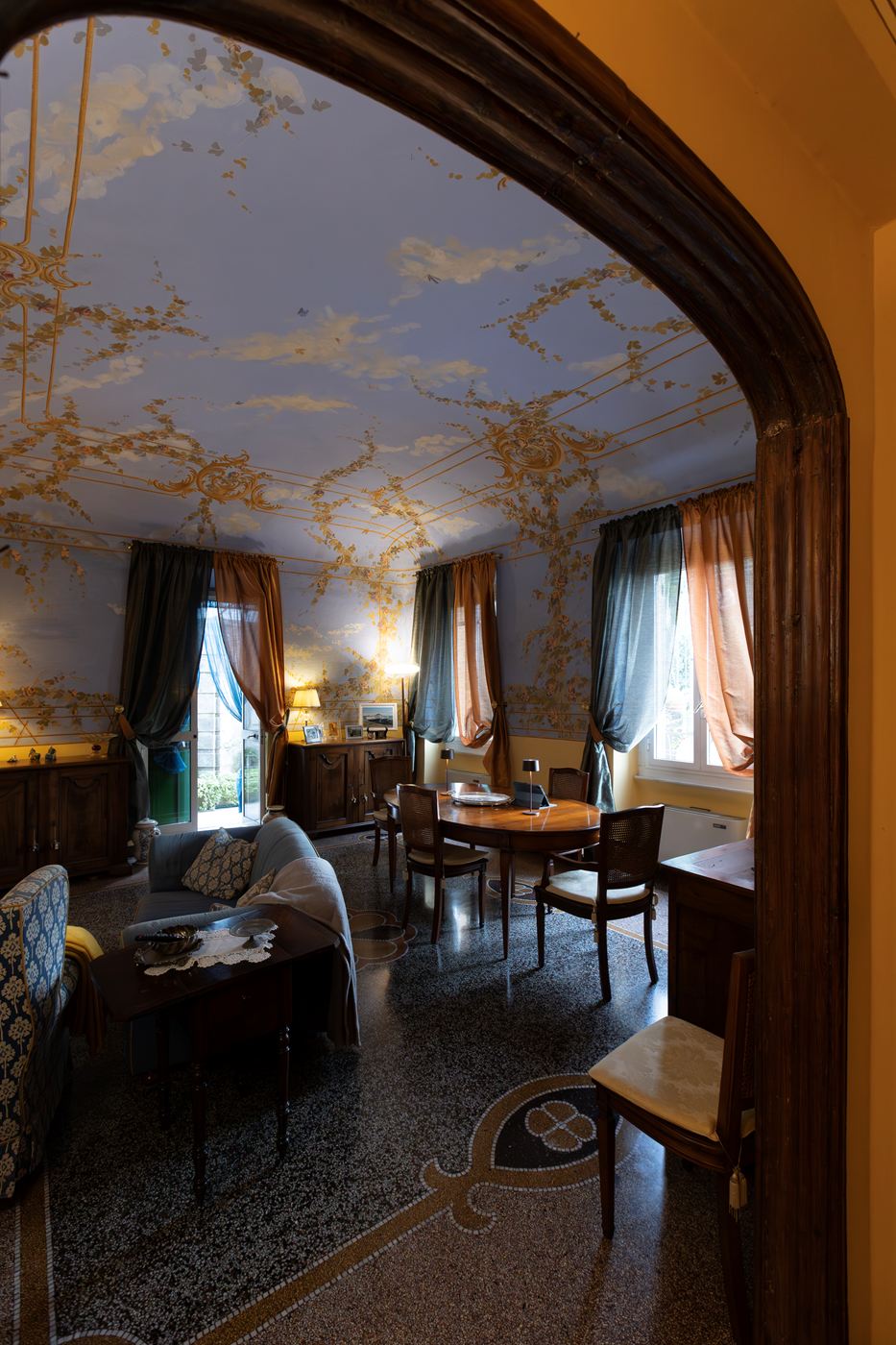 Palazzo Storico Vendita Genova via razzara 13 Varenna