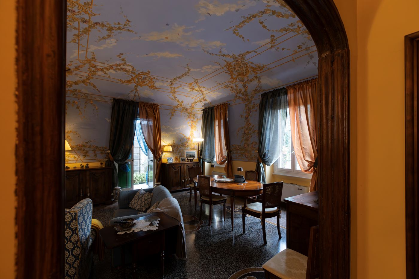 Palazzo Storico Vendita Genova via razzara 13 Varenna